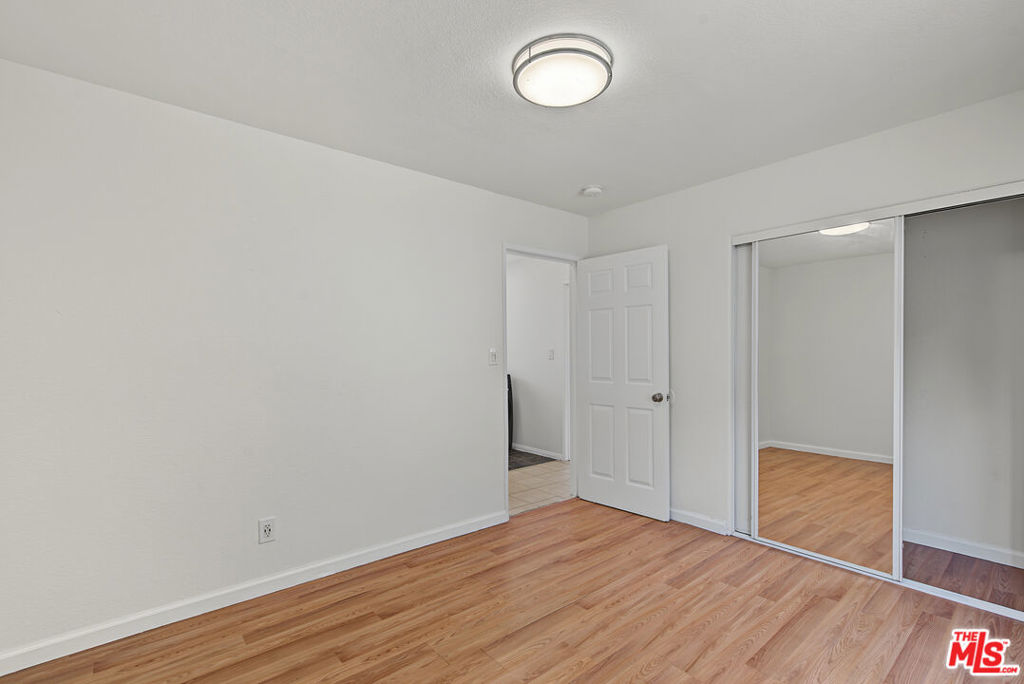 7704 S Grand Avenue Property Photo 21