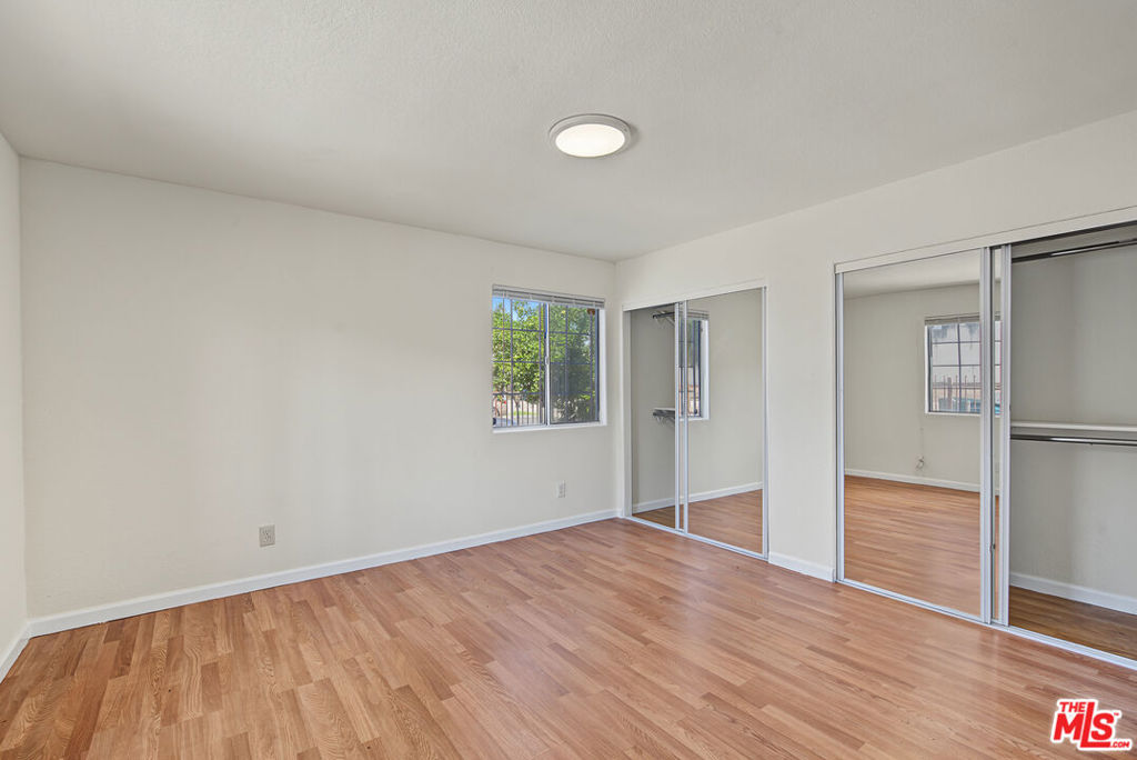 7704 S Grand Avenue Property Photo 25