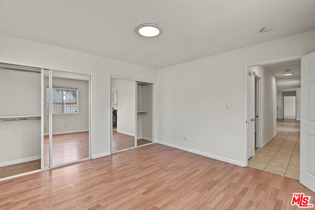 7704 S Grand Avenue Property Photo 26