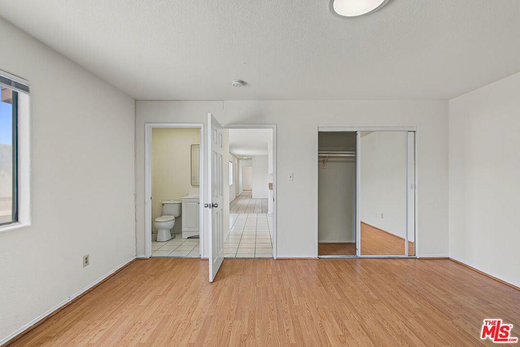 7704 S Grand Avenue Property Photo 36