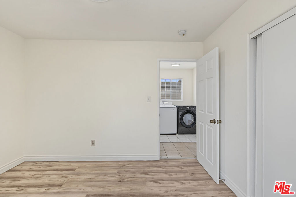 7704 S Grand Avenue Property Photo 39
