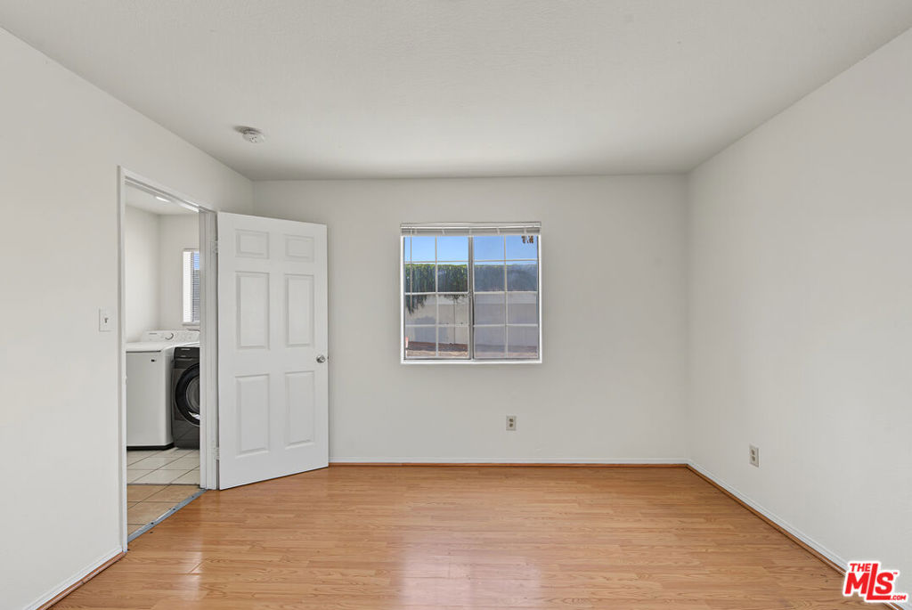 7704 S Grand Avenue Property Photo 47
