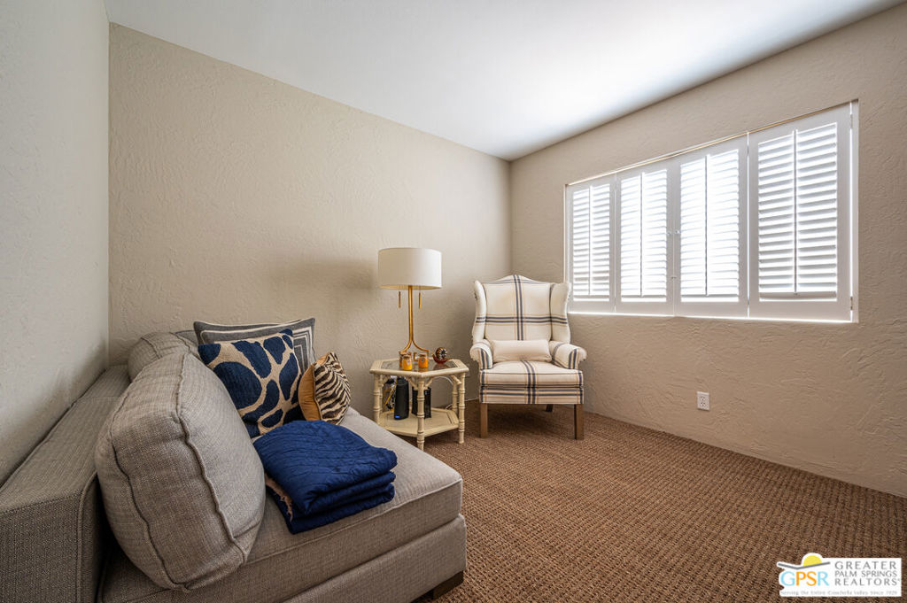 566 N Sunset Way Property Photo 35