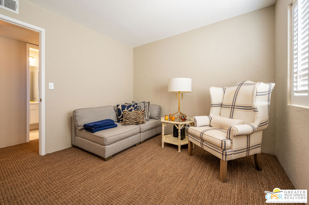 566 N Sunset Way Property Photo 37