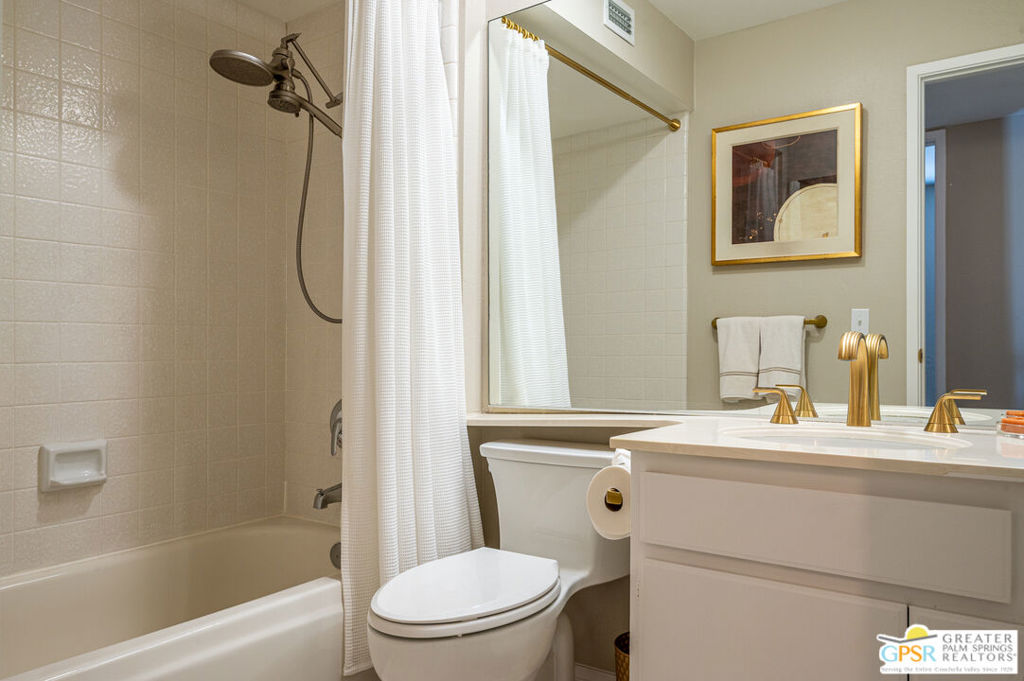 566 N Sunset Way Property Photo 38