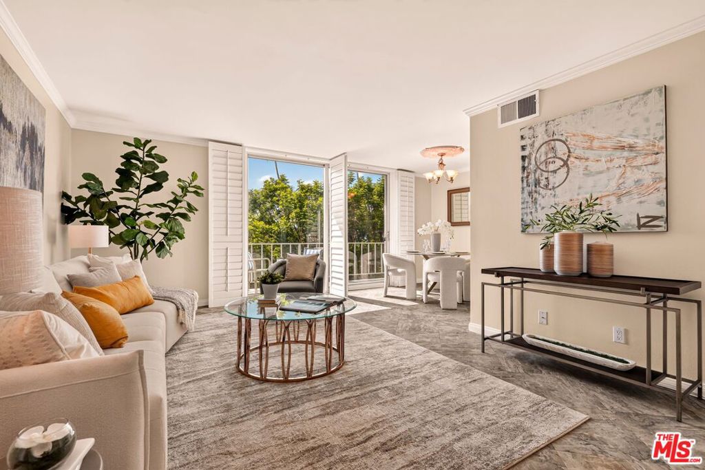 100 S Doheny Drive 402 Property Photo 1