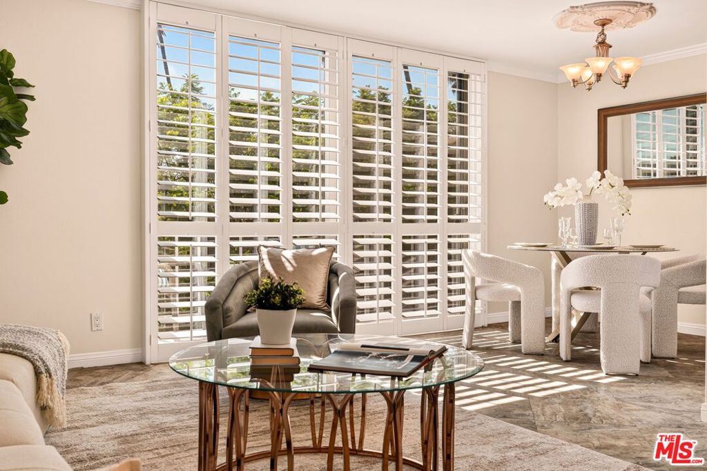 100 S Doheny Drive 402 Property Photo 14