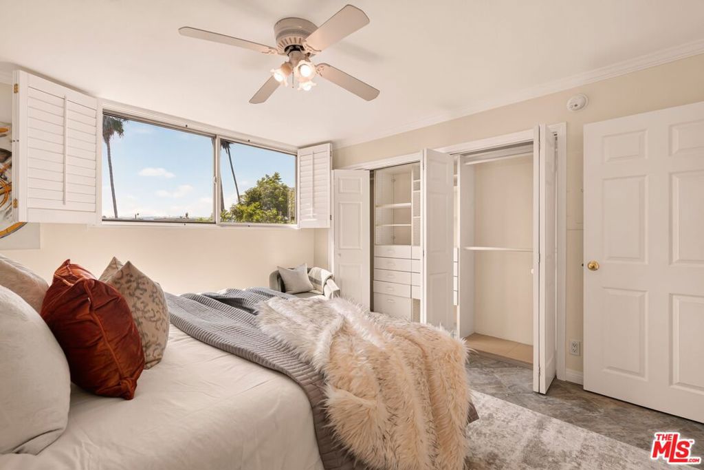 100 S Doheny Drive 402 Property Photo 18