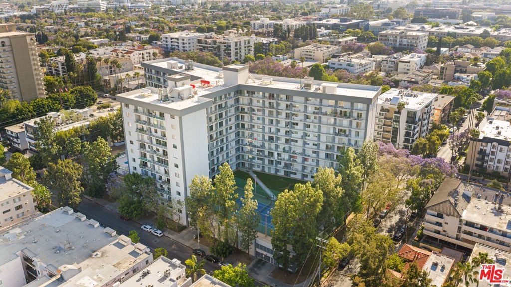 100 S Doheny Drive 402 Property Photo 29