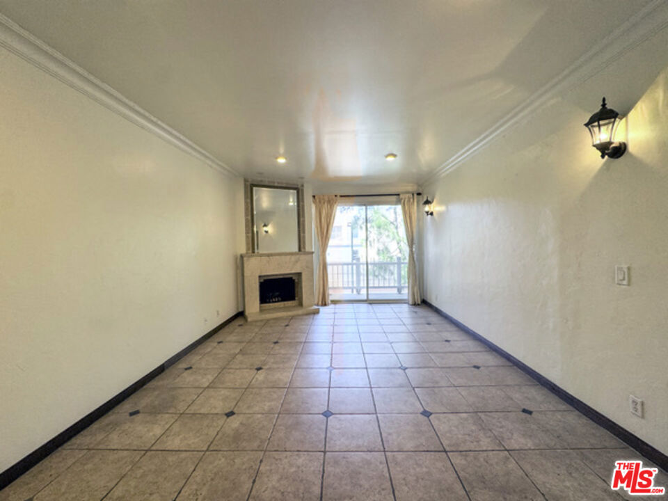 8505 Gulana Avenue 4206 Property Photo 7