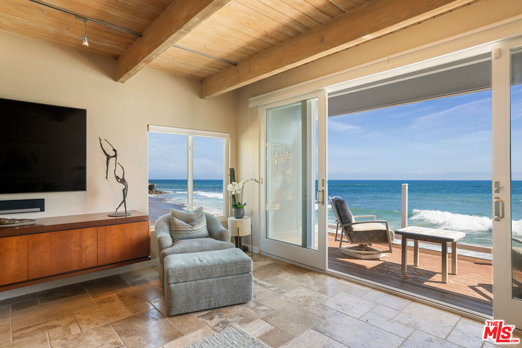 11770 Pacific Coast Highway Q Property Photo 6