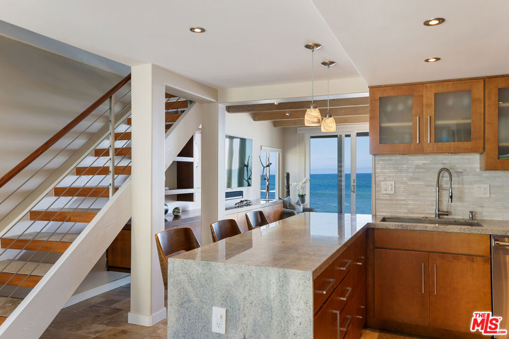 11770 Pacific Coast Highway Q Property Photo 17