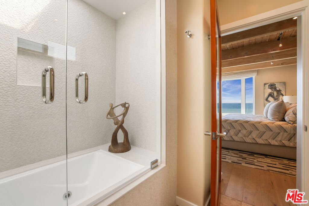 11770 Pacific Coast Highway Q Property Photo 23