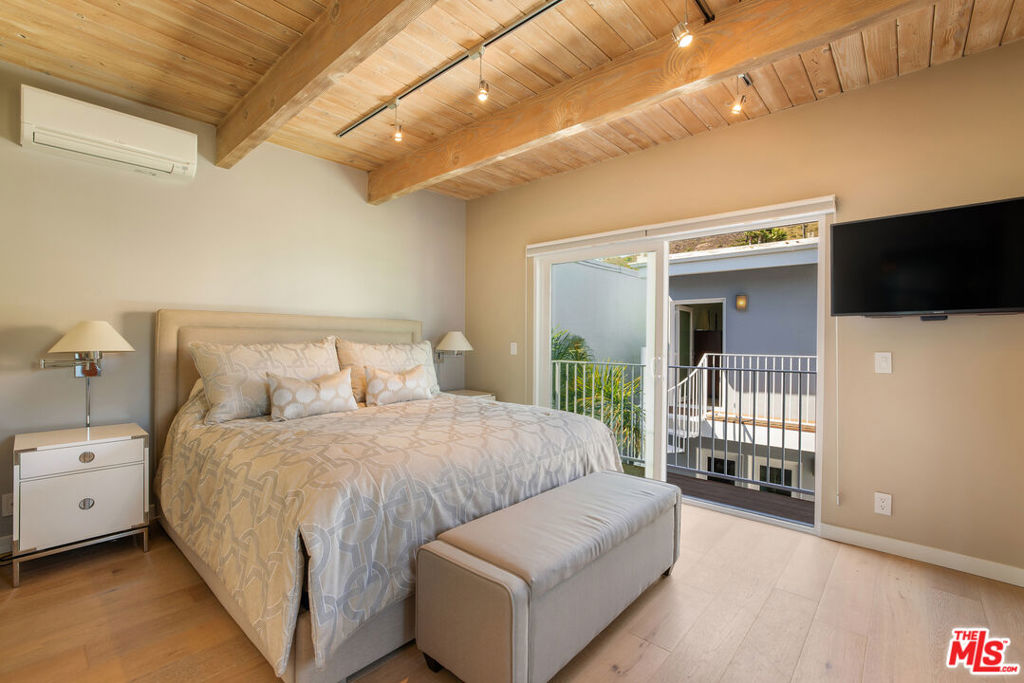 11770 Pacific Coast Highway Q Property Photo 28