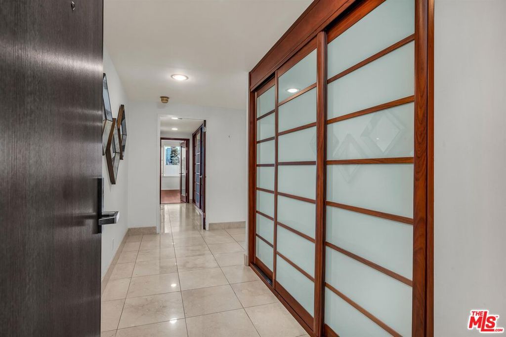 865 Comstock Avenue 4c Property Photo 6