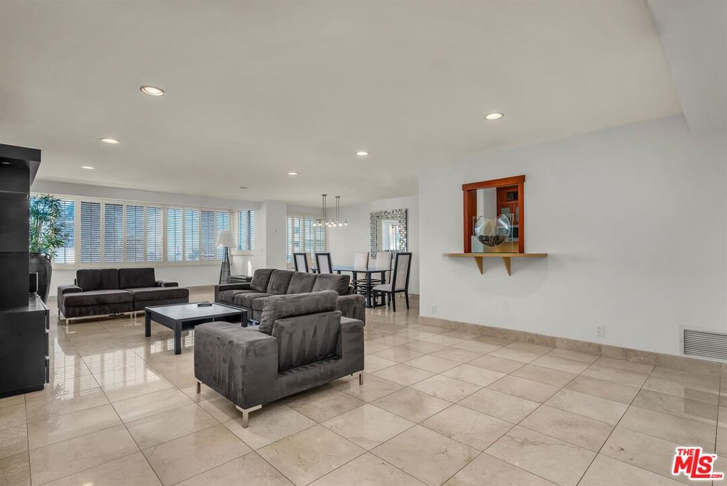 865 Comstock Avenue 4c Property Photo 7