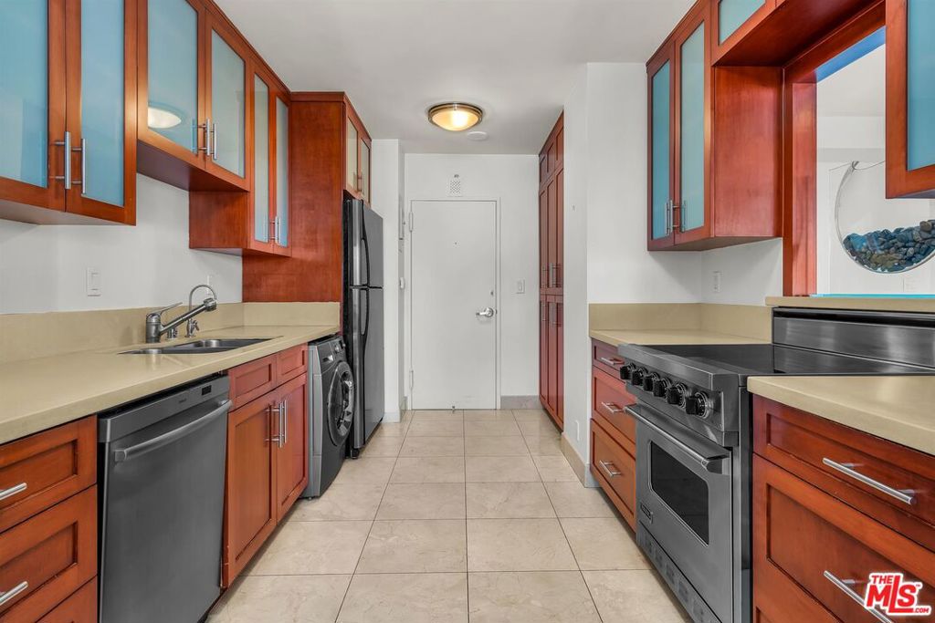 865 Comstock Avenue 4c Property Photo 16
