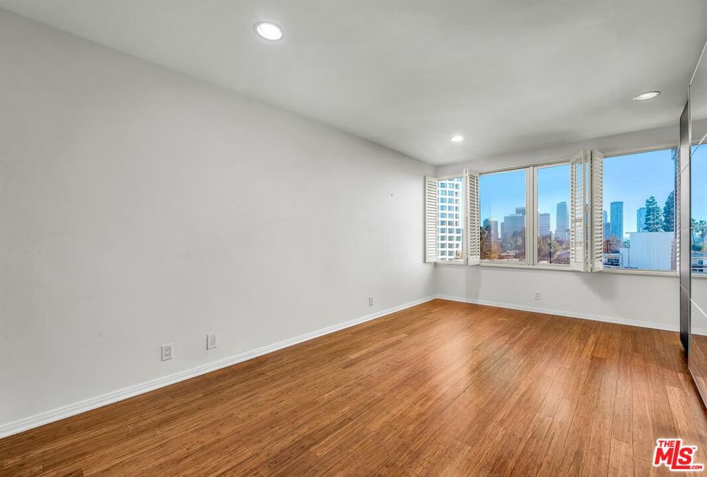 865 Comstock Avenue 4c Property Photo 21