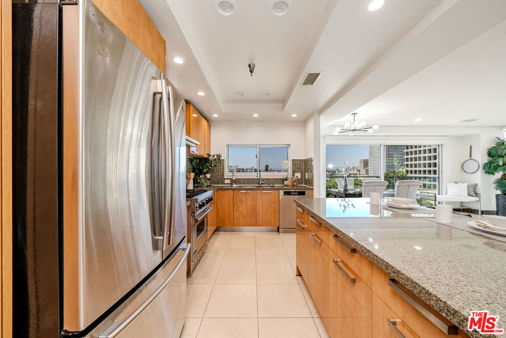 702 S Serrano Avenue 605 Property Photo 16