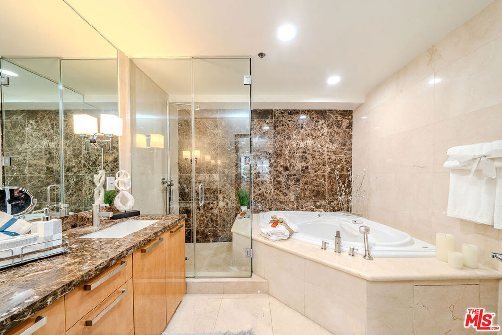702 S Serrano Avenue 605 Property Photo 19