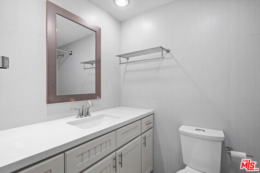800 W 1st Street 1409 Property Photo 20