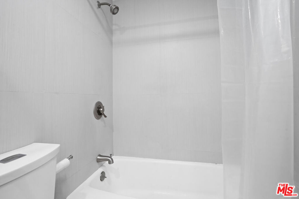 800 W 1st Street 1409 Property Photo 21