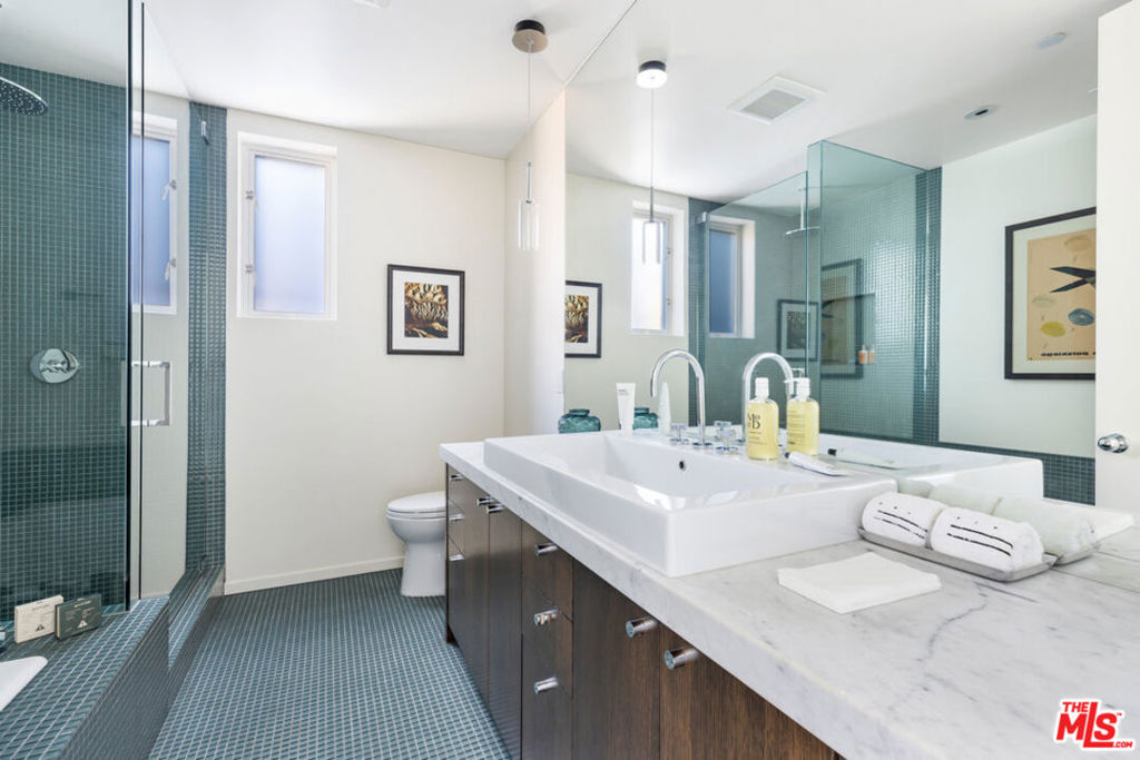 2124 Narcissus Court Property Photo 39