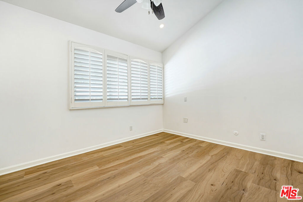22123 Burbank Boulevard 2 Property Photo 5