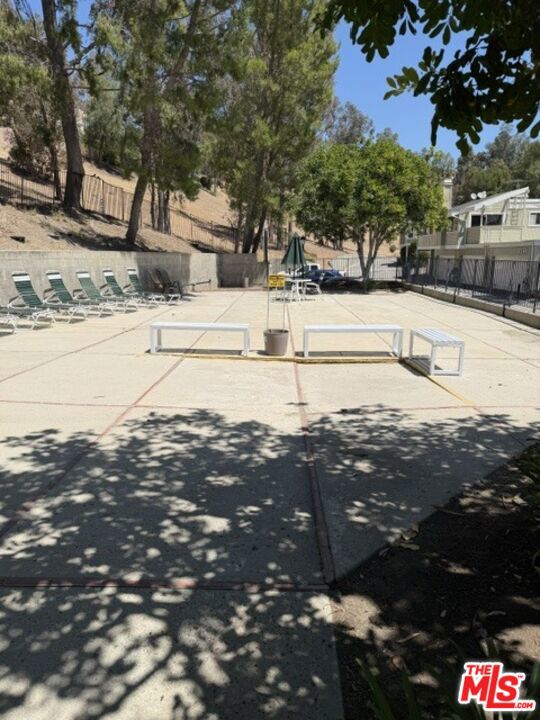 22123 Burbank Boulevard 2 Property Photo 11