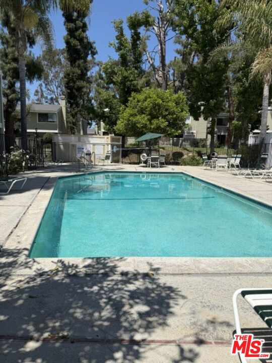 22123 Burbank Boulevard 2 Property Photo 13