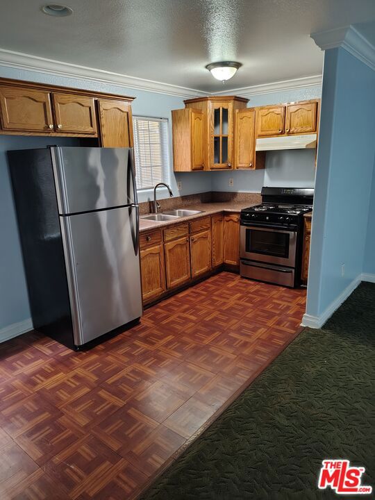 10516 Avalon Boulevard Property Photo 1