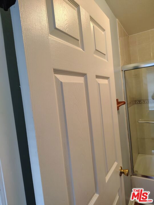 10516 Avalon Boulevard Property Photo 11