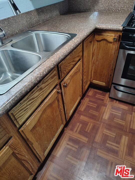 10516 Avalon Boulevard Property Photo 13