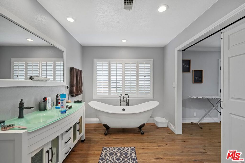4631 W Avenue M8 Property Photo 34