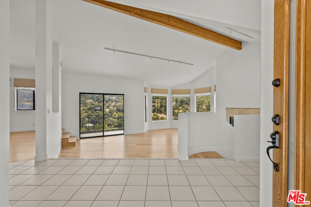 3665 Alta Mesa Drive Property Photo 6