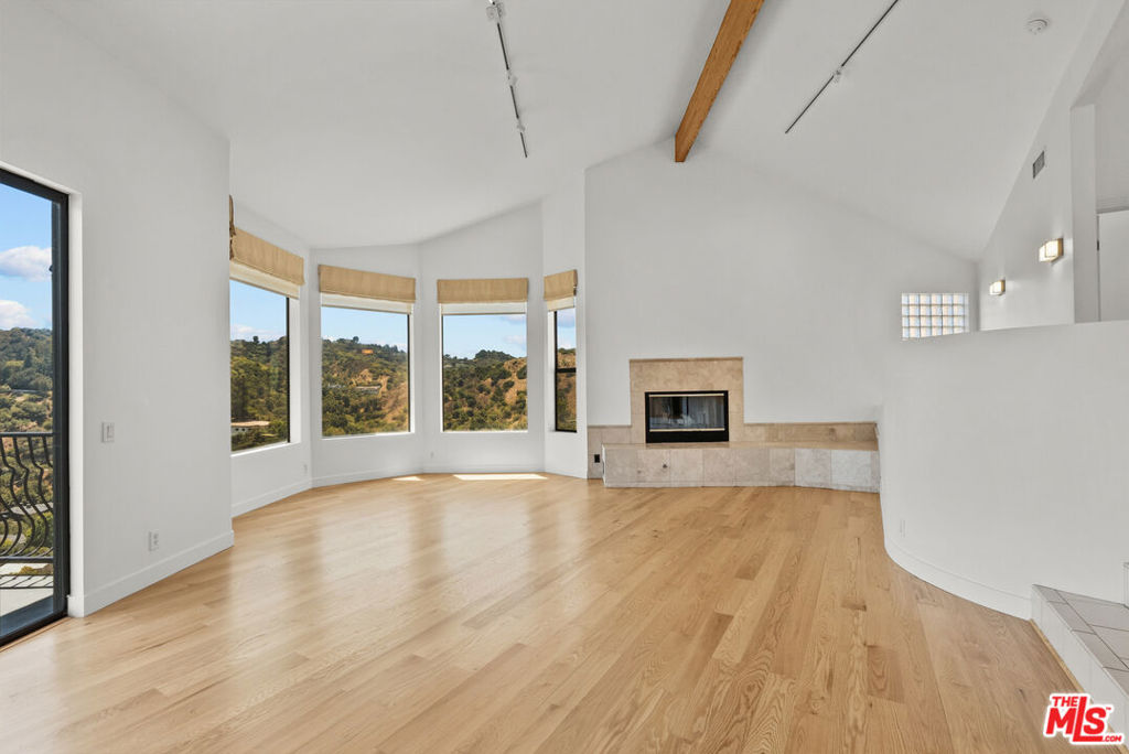 3665 Alta Mesa Drive Property Photo 7