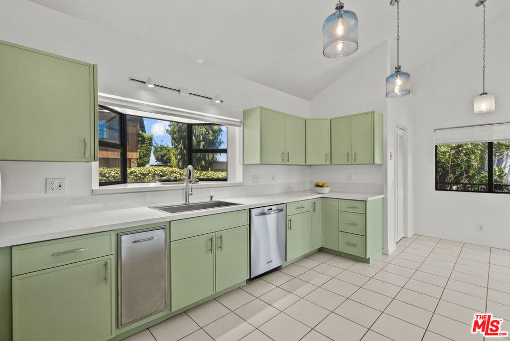 3665 Alta Mesa Drive Property Photo 11