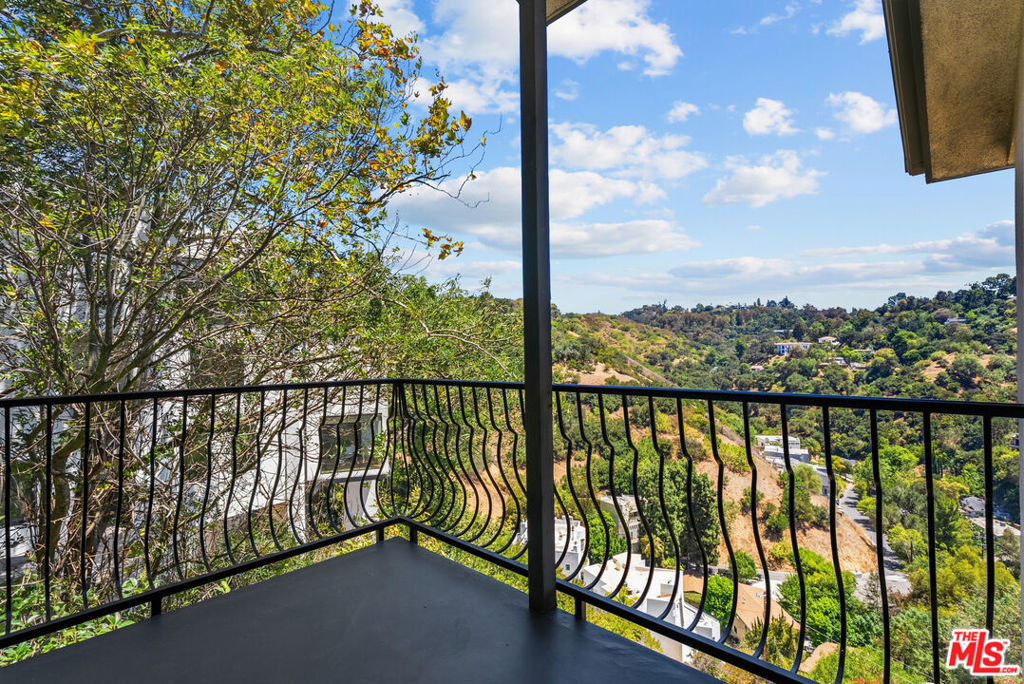 3665 Alta Mesa Drive Property Photo 15