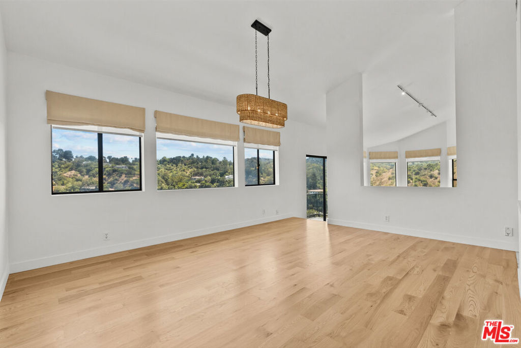 3665 Alta Mesa Drive Property Photo 17
