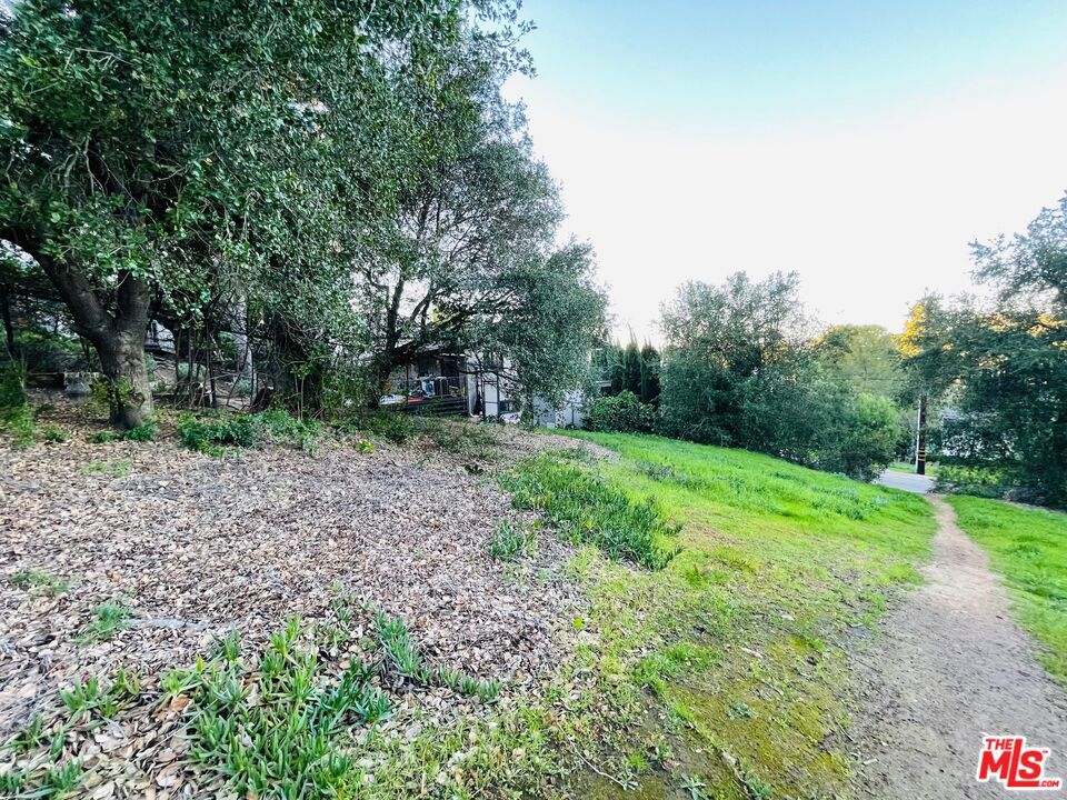 23670 Summit Drive Property Photo 4