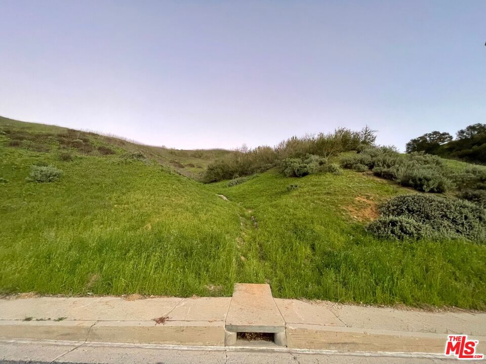 27306 Oak Summit Road Property Photo 2