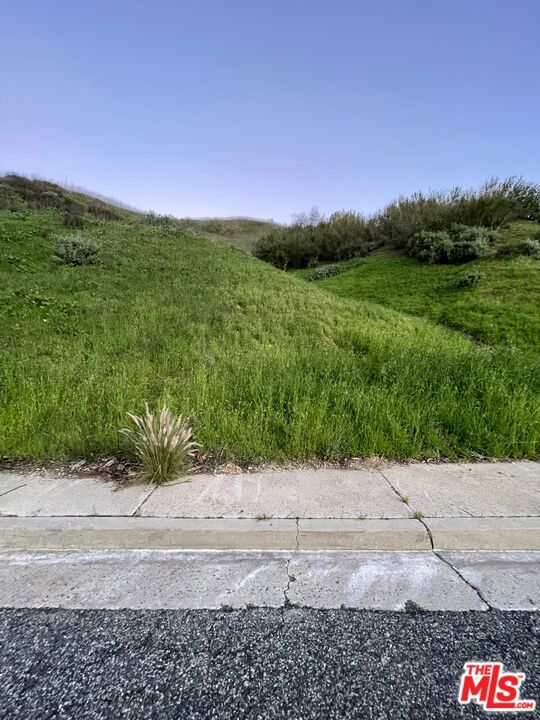 27306 Oak Summit Road Property Photo 4