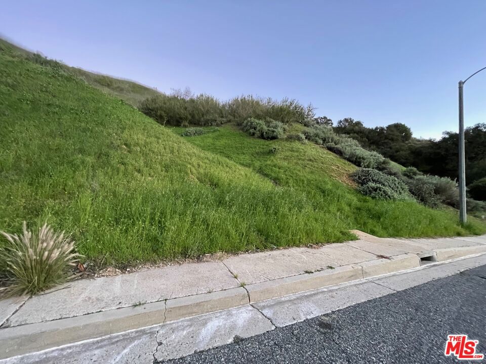 27306 Oak Summit Road Property Photo 6