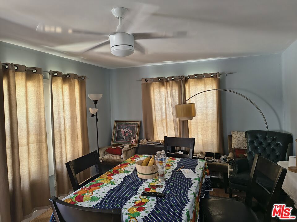 2402 Carmona Avenue Property Photo 7