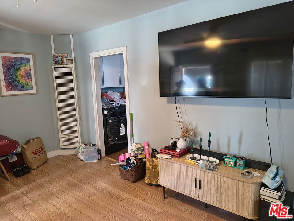 2402 Carmona Avenue Property Photo 14