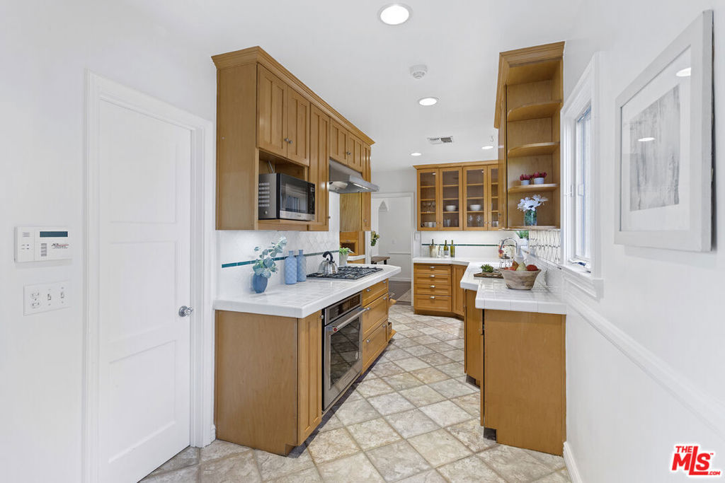 8585 Airdrome Street Property Photo 13
