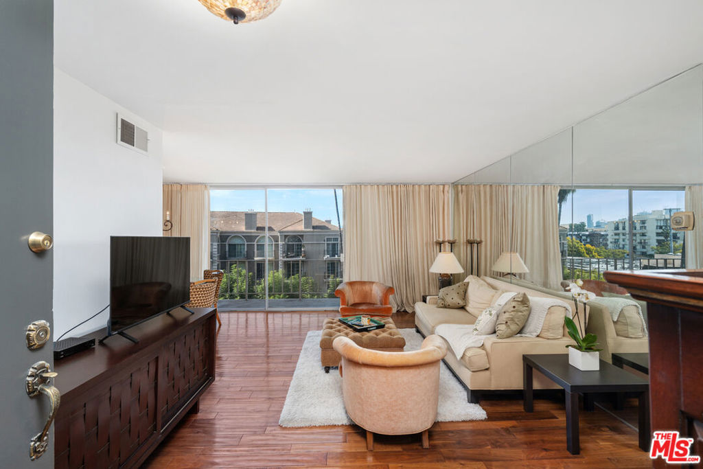 100 S Doheny Drive 503 Property Photo 3