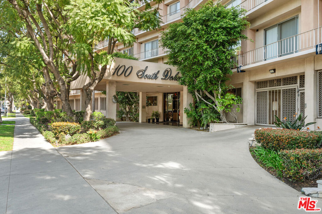 100 S Doheny Drive 503 Property Photo 13