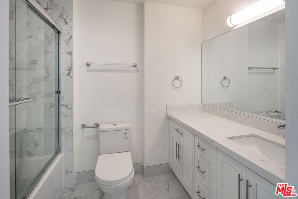 1237 S Holt Avenue 202 Property Photo 23