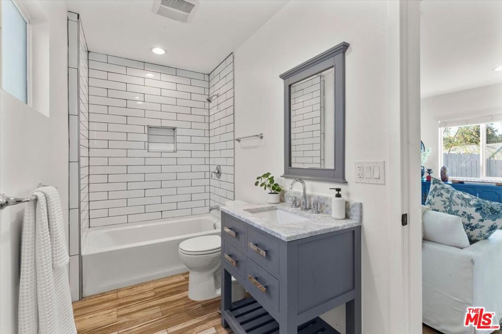 5152 Hartwick Street Property Photo 22